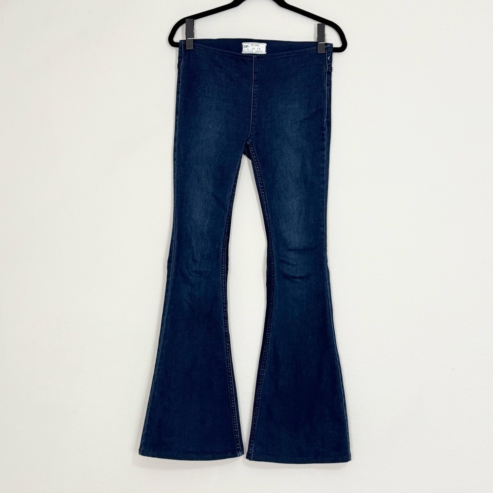 FREE PEOPLE Flare Penny Pull on Flare Denim Jeans in Rich Blue Size 26 Boho Y2K